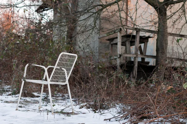 被遗弃的椅子 — 图库照片