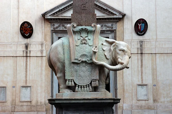 Minerva elefant i Rom — Stockfoto