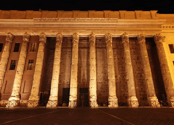 Bâtiment de la Bourse la nuit à Rome — Photo