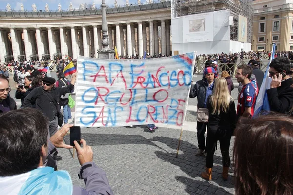 Papa Francisco I massa instalação — Fotografia de Stock