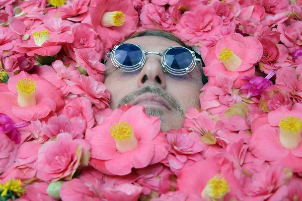 Flower power man — Stockfoto