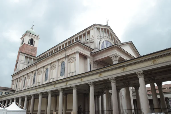 Neoklasszikus portico és colonnade-Novara — Stock Fotó