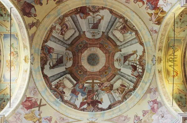 Madonna del sasso, barokní strop — Stock fotografie