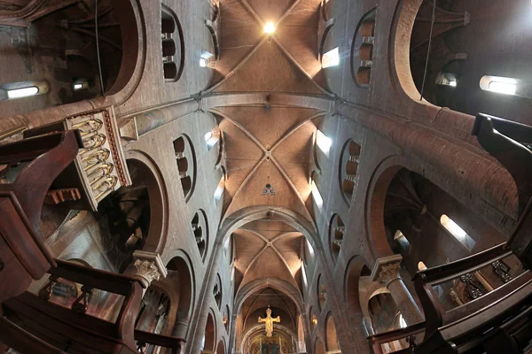 大教堂内部在摩德纳，意大利 — 图库照片