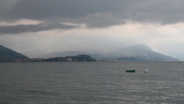 Vista panoramica sul bellissimo Lago Maggiore — Video Stock