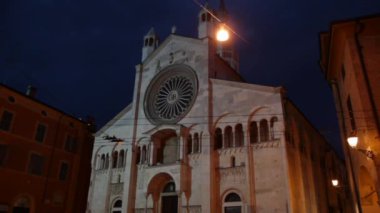 Modena Katedrali, gece
