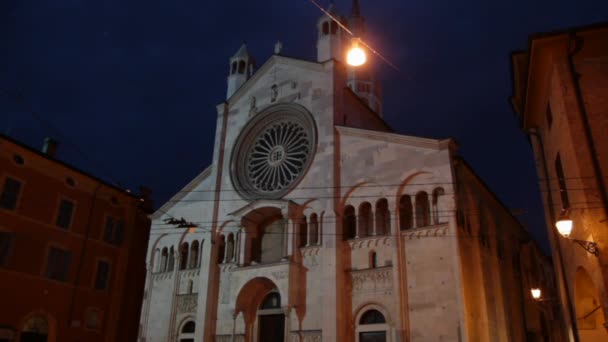 Kathedrale von Modena bei Nacht — Stockvideo