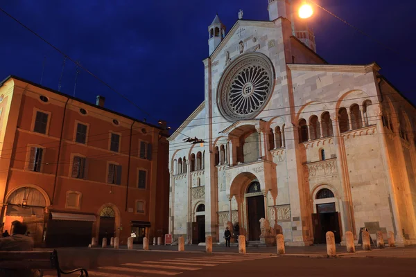 Kathedraal van Modena nachts — Stockfoto