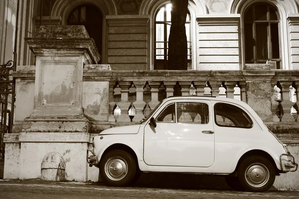 Fiat 500 în Roma — Fotografie, imagine de stoc