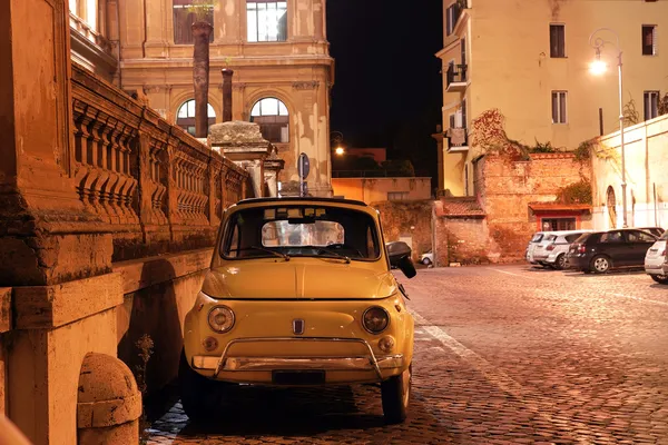 Fiat 500 in Rome — Stock Photo, Image