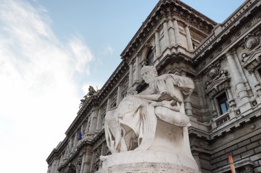 Roma, Adalet Sarayı