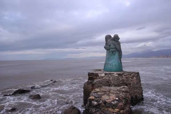 Estátua em Viareggio 's Harbor, Itália — Fotografia de Stock