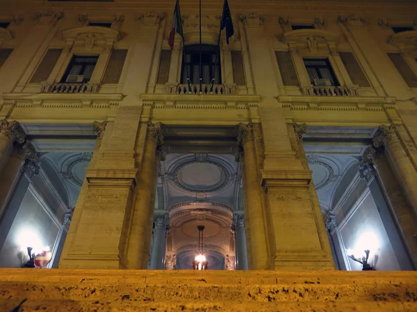 Палаццо дель Министеро делла Публика Иструзионе — стоковое фото