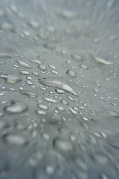 Gotas de agua de lluvia en el cristal de las ventanas . —  Fotos de Stock
