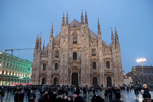 O Duomo di Milano é uma das maiores catedrais do mundo — Fotografia de Stock
