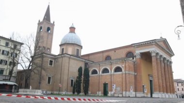 insanlar saffi Meydanı'nda