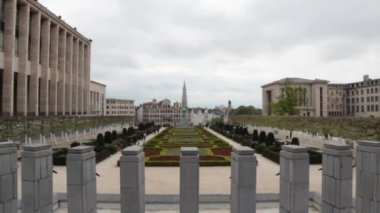 mont des Arts Bahçe