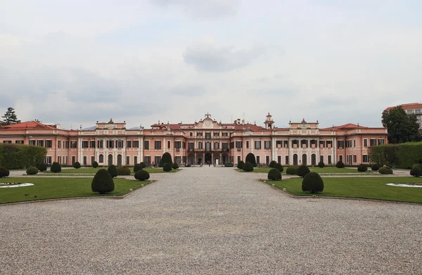 Palazzo estense, rådhuset varese — Stockfoto