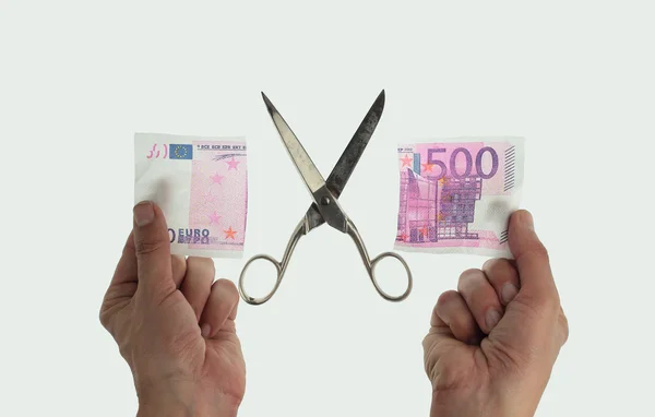 Cutting 500 euro note — Stock Photo, Image