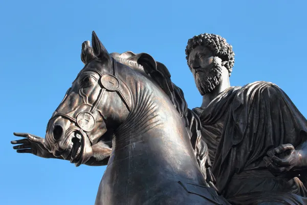 马可 · 奥雷利奥，罗马，意大利的雕像 — 图库照片