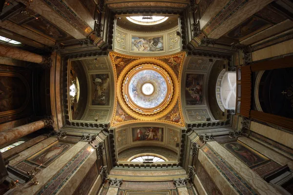 Interior de la Cúpula, Basílica de los Santos Juan y Pablo — Foto de Stock