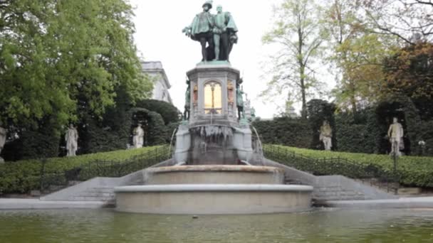 Les statues en l'honneur des comtes d'Egmont et Hornes — Video