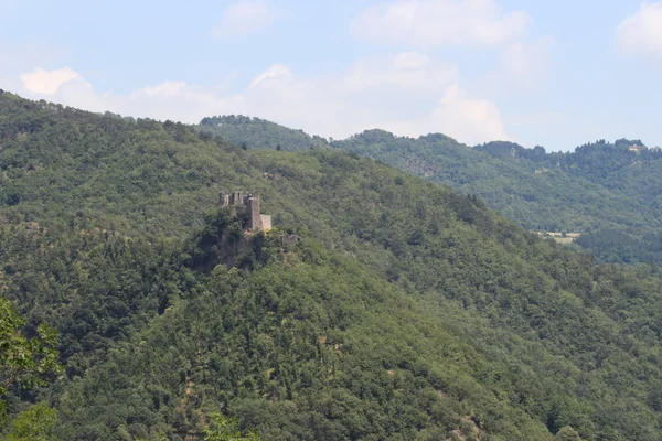 Ruinen der Burg von Cerbaia im Cantagallo — Stockfoto
