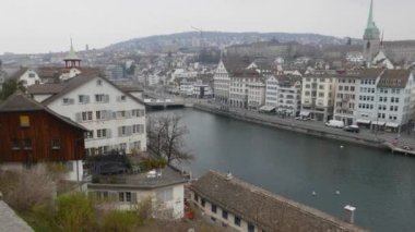 ZURİH, SWitzERLAND - 18 Mart 2022: Zürih 'in Eski Kentinde Niederdorf Popüler Gezinti Alanı