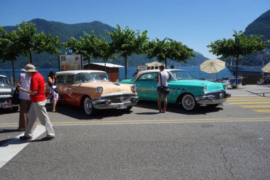 LUGANO, SWitness ZERLAND - 12 Haziran 2022: Uluslararası Göl Festivali Yaz Şenliği 40 'lı ve 50' li yılların Amerikan rüyasını onurlandıran 4 günlük etkinlik
