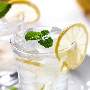 buz ve naneli limonata