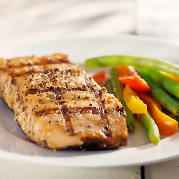 Grilled salmon — Stock Photo, Image