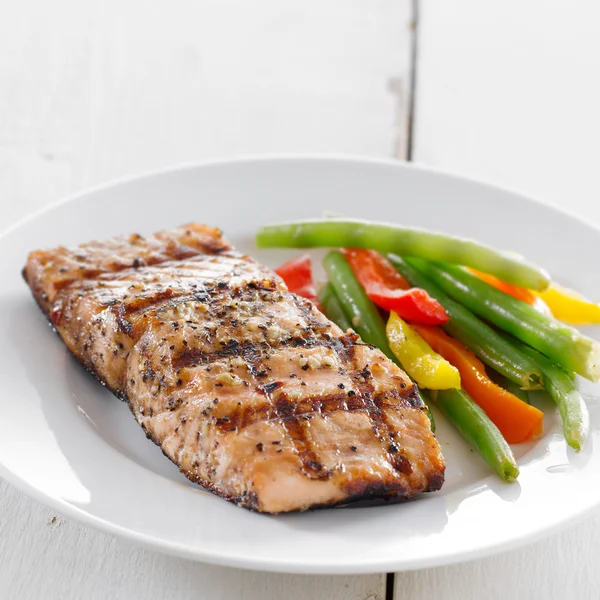 Gegrilde zalm — Stockfoto