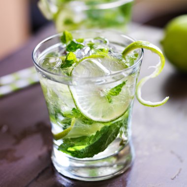İki soğuk Mojito