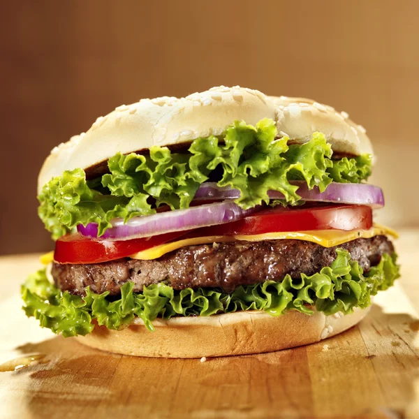 Cheeseburger — Zdjęcie stockowe