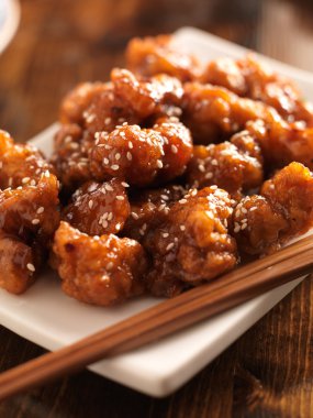 chopsticks Çinli Susamlı tavuk