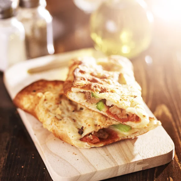 Stromboli gefülltes italienisches Sandwich — Stockfoto