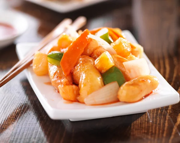 Sweet and sour chicken chinese dish — Stock Photo, Image
