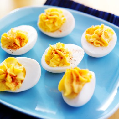 Baharatlı ve acılı yumurta