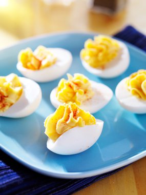 Baharatlı ve acılı yumurta