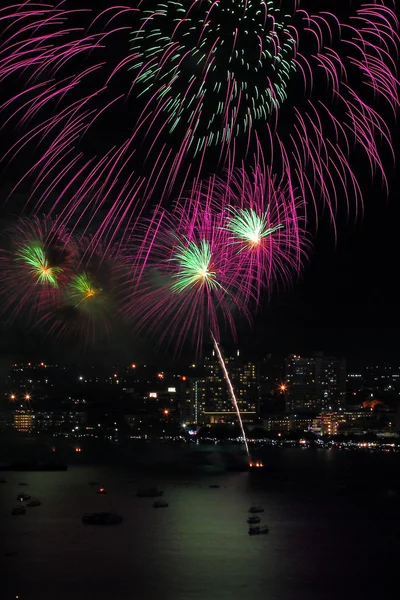 Feux d'artifice à la plage de Pattaya — Photo