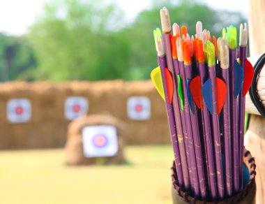 oklar ve hedef okçuluk