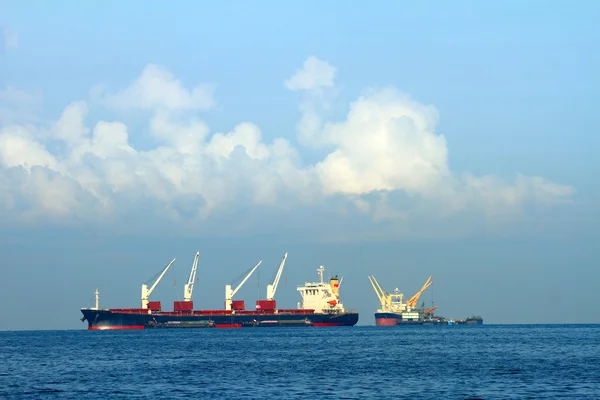Vessel cargo with crane — Stock Photo, Image