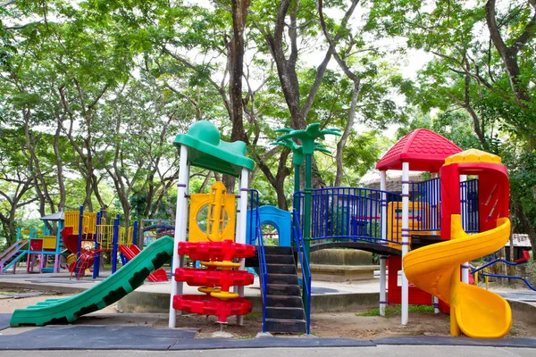 Parque infantil para crianças — Fotografia de Stock