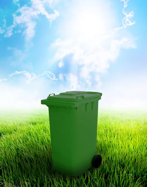 Green Recycle Bin — Stock Photo, Image