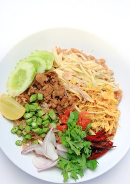 Tayland kızarmış pirinç