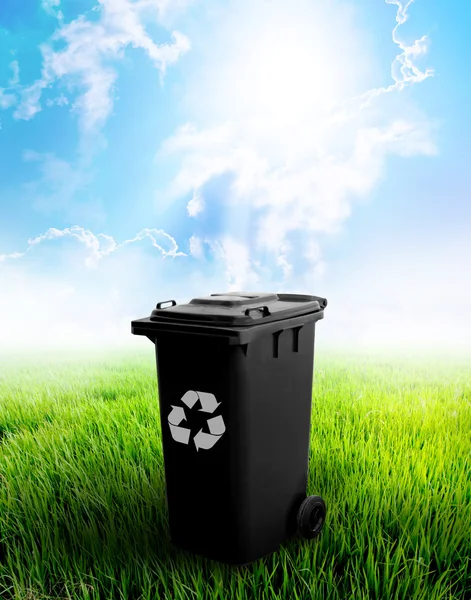 Black Recycle Bin — Stock Photo, Image