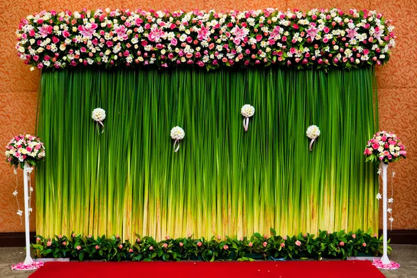 Flores de pano de fundo para cerimônia de casamento — Fotografia de Stock