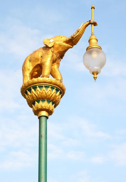 Leuchtsäule im thailändischen Stil — Stockfoto