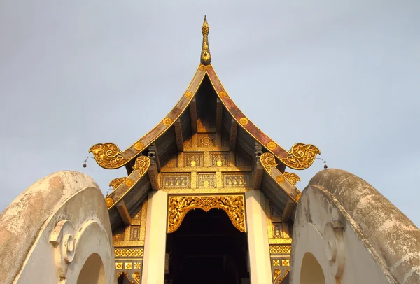 Tradiční thajské stylu pavilon v chrámu — Stock fotografie