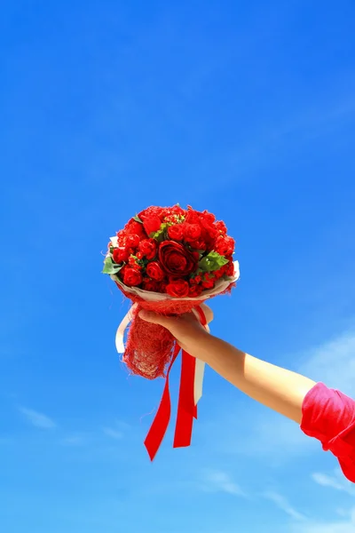 Close up of woman hands holding beautiful bouquet — Stock Photo, Image